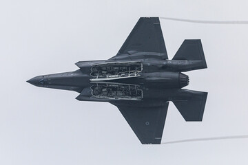 Under the F35 aircraft