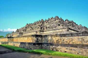 Fototapeta premium Buddist temple Borobudur complex in Yogjakarta in Java, indonesia