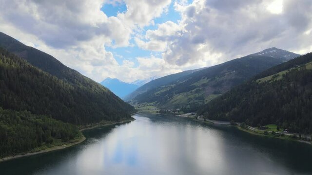 Lago di Zoccolo, il pi&ugrave; grande lago della Val d'Ultimo