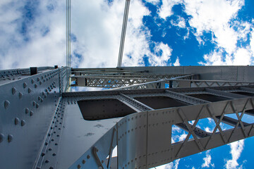 As  torres principais  da Ponte Hercílio Luz da cidade de Florianópolis © Fotos GE