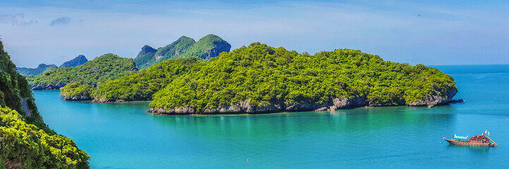 Fototapeta na wymiar Angthong national marine park, koh Samui, Suratthani, Thailand. Web banner in panoramic view.