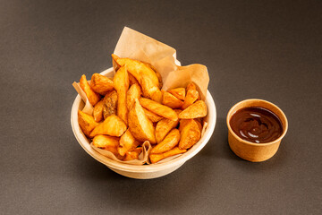 Potato chips bowl with sauce