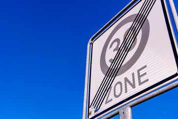 Fototapeta premium Ende der 30er Zone in Deutschland, Straßenschild