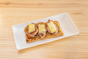 Iberian loin toast with cheese