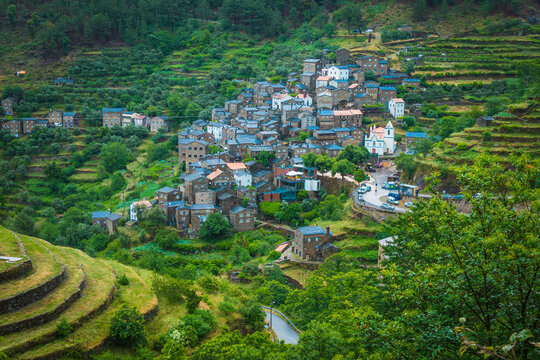 Moutain village with stone houses - Piodao, Portugal