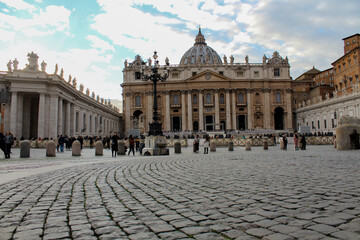 Fototapeta na wymiar The Basilica of Saint Peter (Basilica di San Pietro) in Vatican.