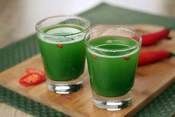 refreshing green juice with pepper