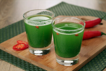 refreshing green juice with pepper