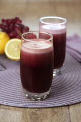 refreshing grape juice with lemon
