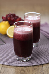 refreshing grape juice with lemon