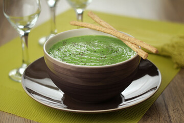 green cream soup with chia