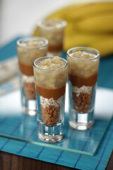 banana verrine, dulce de leche, oats and nut crunch