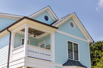 white house with blue sky