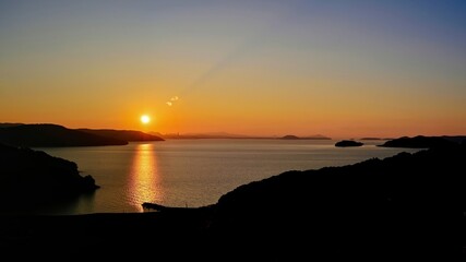 土谷棚田展望台から見た伊万里湾と夕日のコラボ情景＠長崎
