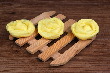 Cream puff cakes