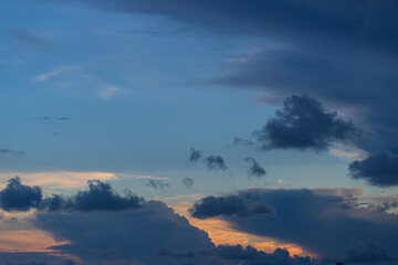 CLOUDS NUBES RARAS COLOR 