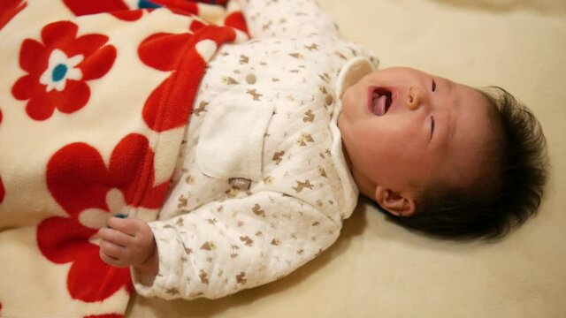 0 year old baby cries out loud