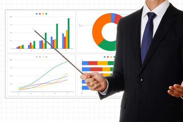 ビジネスマンとデータ分析