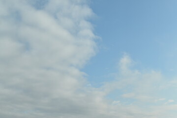 ふわふわした雲