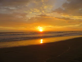 Foto auf Glas Sonnenuntergang am Strand. Ort: Eten Strand, Lambayeque, Peru. © Duannaelba