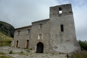 Fototapeta na wymiar Italia : Santuario Tubenna,Castiglione Del Genovesi,Giugno 2020.