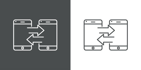 Concepto intercambio de datos. Icono plano lineal teléfonos inteligentes conectados por flechas en fondo gris y fondo blanco © teracreonte