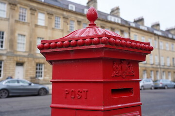 Fototapeta na wymiar red post box in london uk