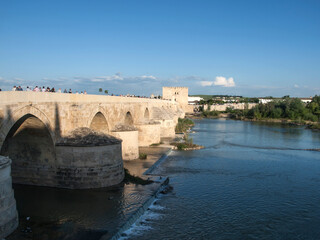 Fototapeta na wymiar Roman bridge and Calahorra Tower over the Guadalquivir river