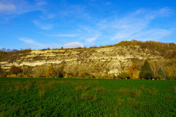 Die Muschelkalkfelsen im Saaletal bei Saaleck unterhalb der Rudelsburg, an der Straße der Romanik,...