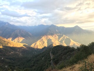 Sunset over the mountain landscape at Kings Canyon National Park