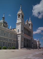 Fototapeta na wymiar budynek architektura niebo hiszpania słonecznie