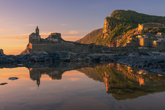 Portovenere si specchia