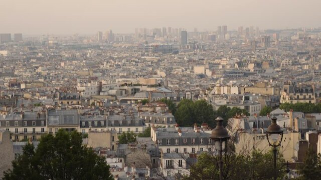 PARIS_MONTMARTE_CONFINEMENT_LARGE VIEW