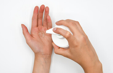 igienizzare le mani gel virus 