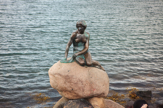Little Mermaid Copenhagen Images – Browse 518 Stock Photos, Vectors ...