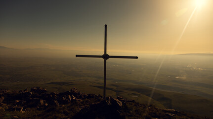 the  cross in the mountain under sky