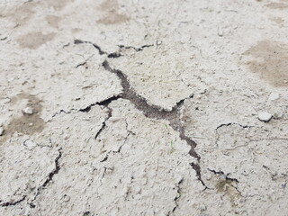 cracked concrete wall