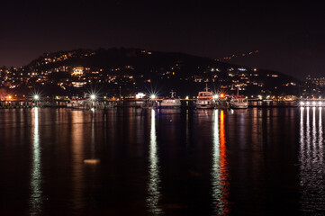 Fototapeta na wymiar Night view of Como Lake