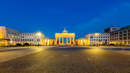 Berlin Brandenburg Gate night view © Rico Oder
