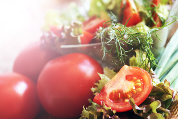 Green salad and tomato, Lettuce leaves