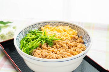 鶏そぼろ丼