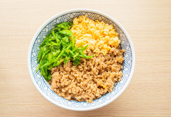 鶏そぼろ丼