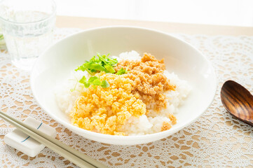 鶏そぼろ丼