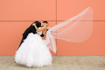 dance of newly wedded