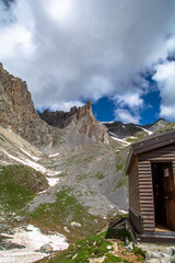 Il bivacco Valmaggia e il monte Oronaye in Valle Maira, provincia di Cuneo