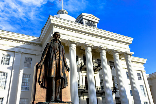 Jefferson Davis Statue In Front Of Alabama Capitol