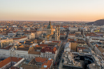 Naklejka premium Aerial drone shot of St. Stephen Basilica during Budapest sunset hour in winter