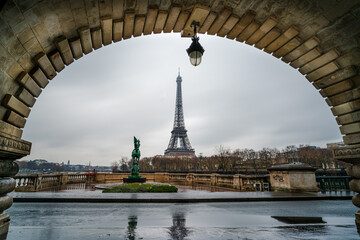 Fototapeta na wymiar vista to eiffel tower in paris