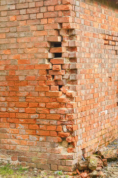 Damage To Brick Wall In UK. House Subsidence, Subsiding