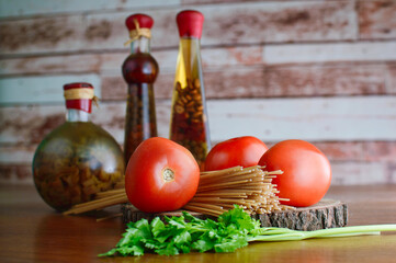 tomatoes, parsley and pasta